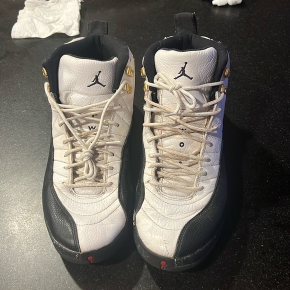Men’s Jordan 12 Taxi - Picture 1 of 6